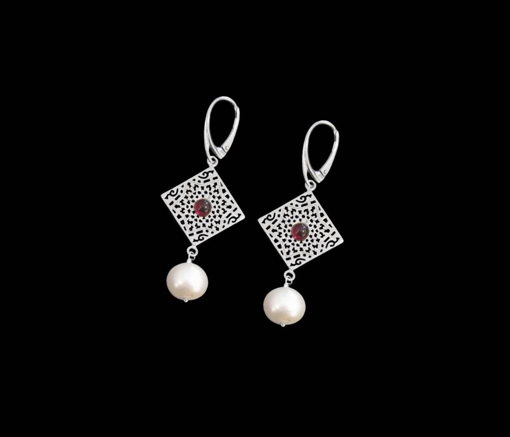 SQUARE STAR EARRINGS WITH PEARL DROP