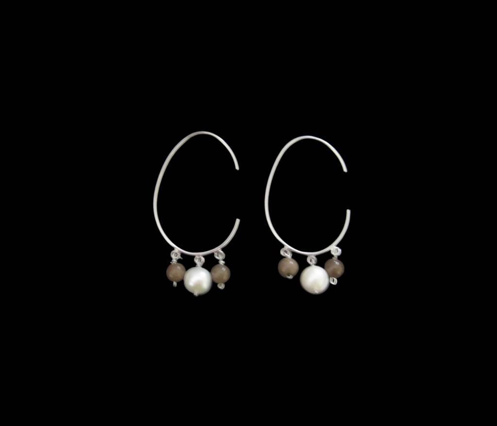 OVAL HOOPS WITH THREE STONES