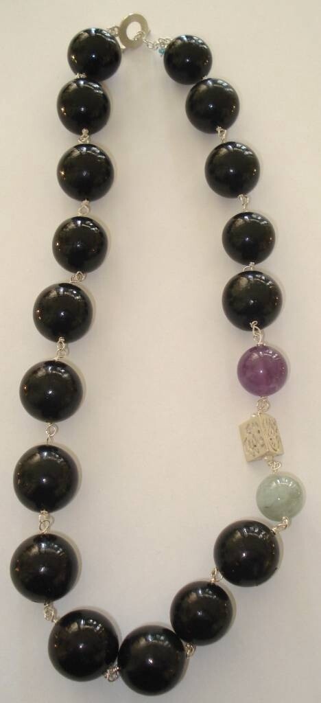 STONE NECKLACE WITH SILVER TRIANGLE