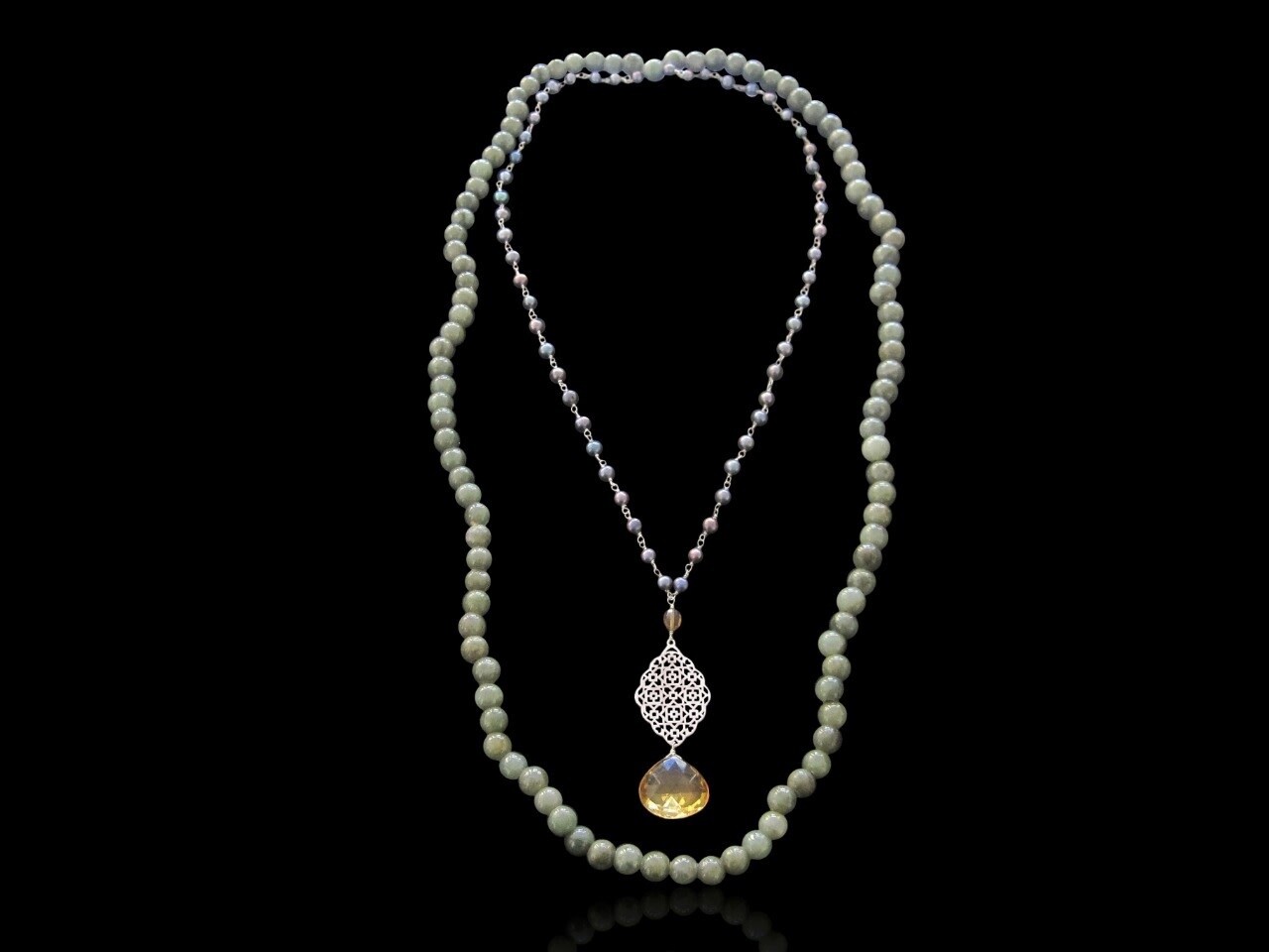TWO ROW NECKLACE WITH GEOMETRIC MOTIF