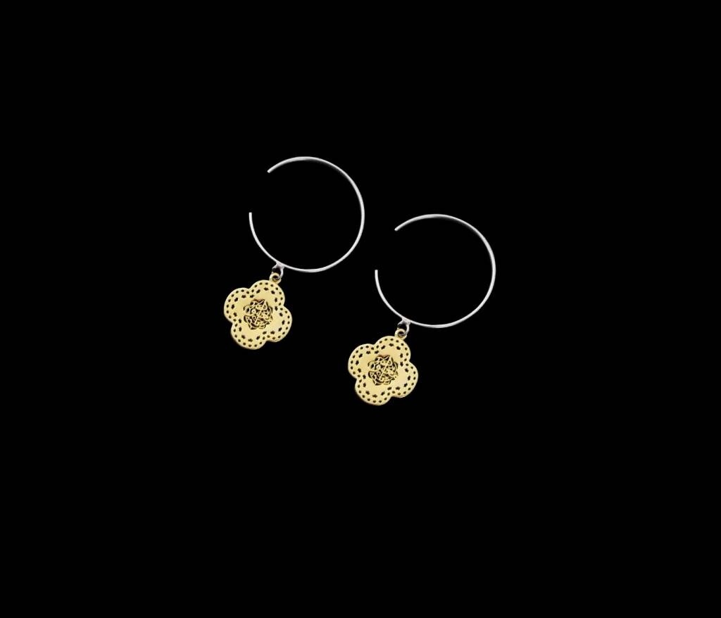 ROUND SILVER HOOP WITH GP SMALL CLOVER