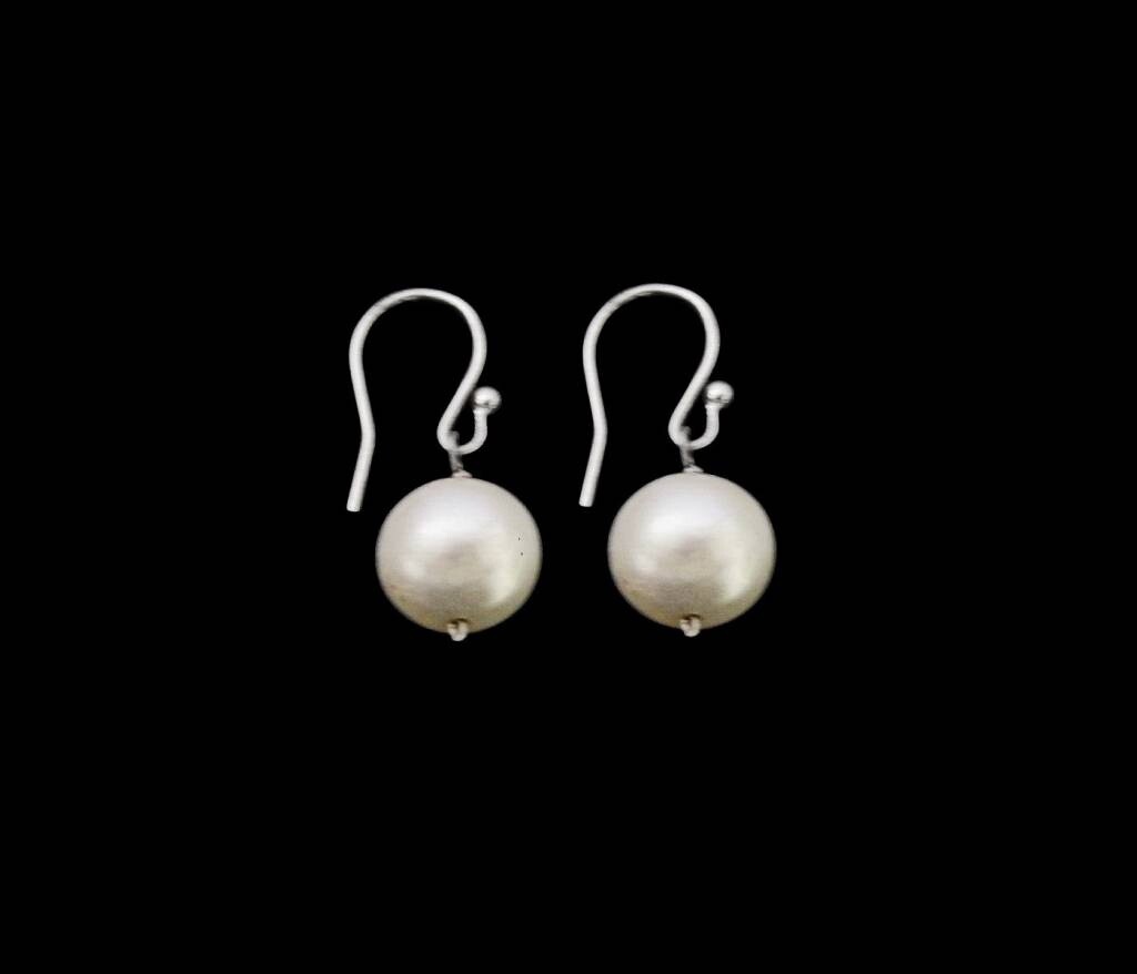 SINGLE PEARL DROP EARRINGS