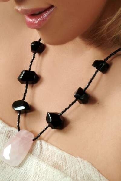 ONYX NECKLACE WITH STONE