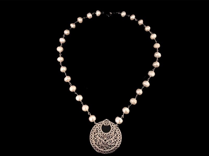 PEARL NECKLACE WITH LARGE CRESCENT PENDANT
