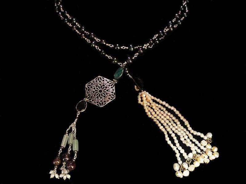 PEARL TIE NECKLACE WITH HEXAGON AND TASSELS