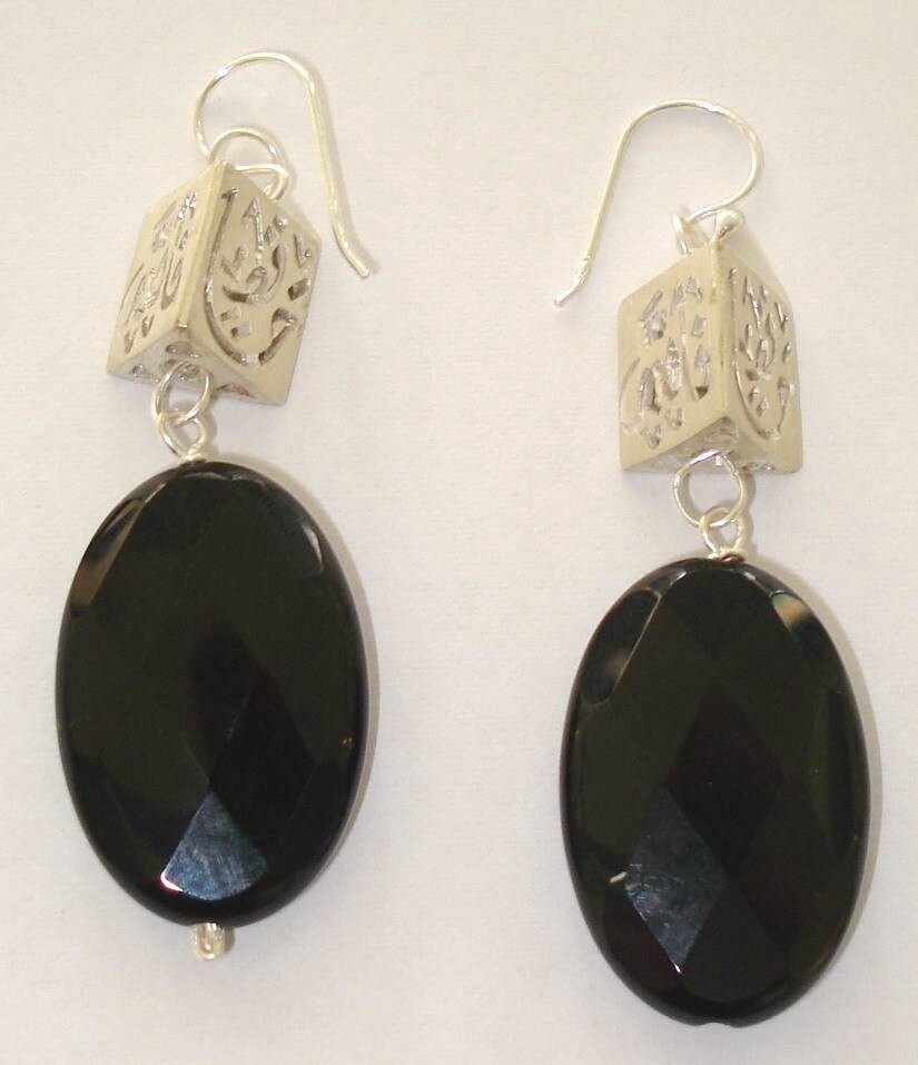 TRIANGLE EARRINGS