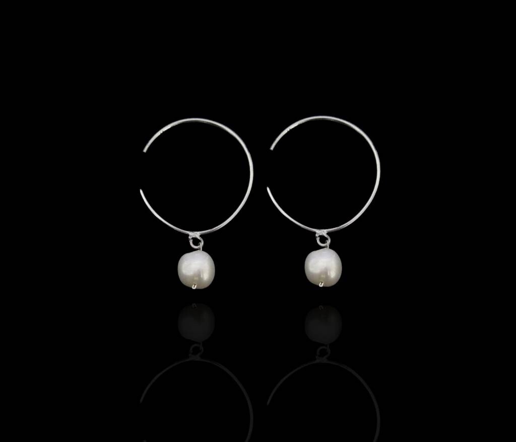 ROUND HOOP EARRINGS WITH STONE DROP