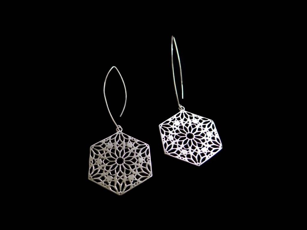 LARGE OVAL HOOK WITH SMALL HEXAGON SILVER