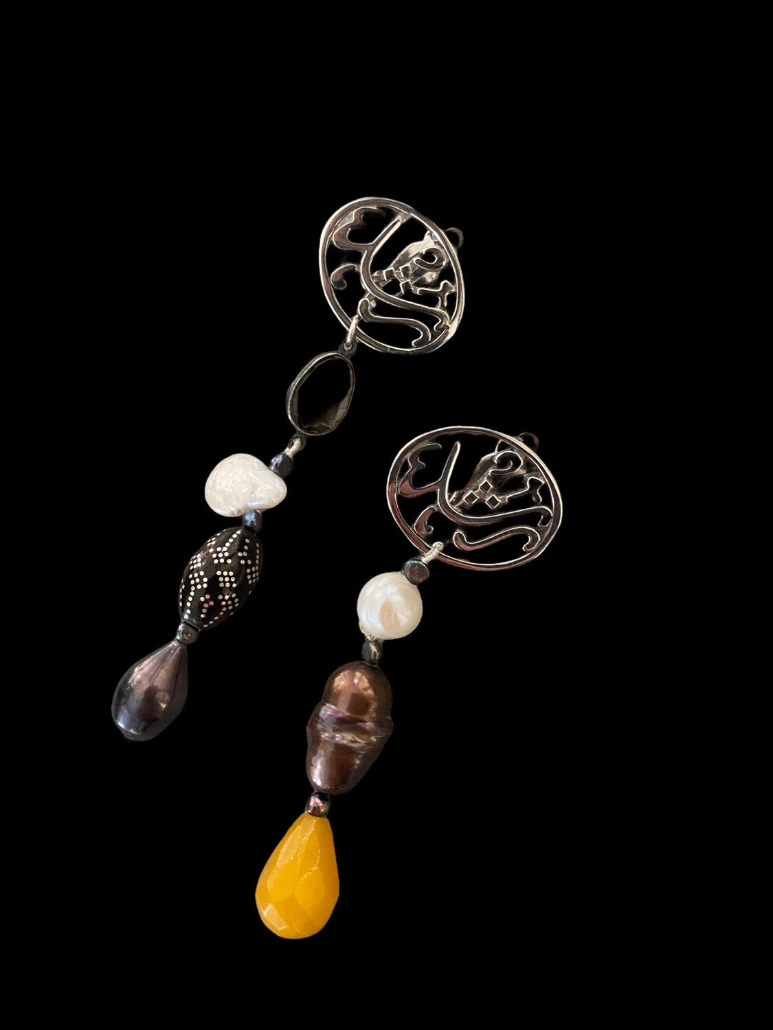 Asymmetric earrings with Izz and gemstones