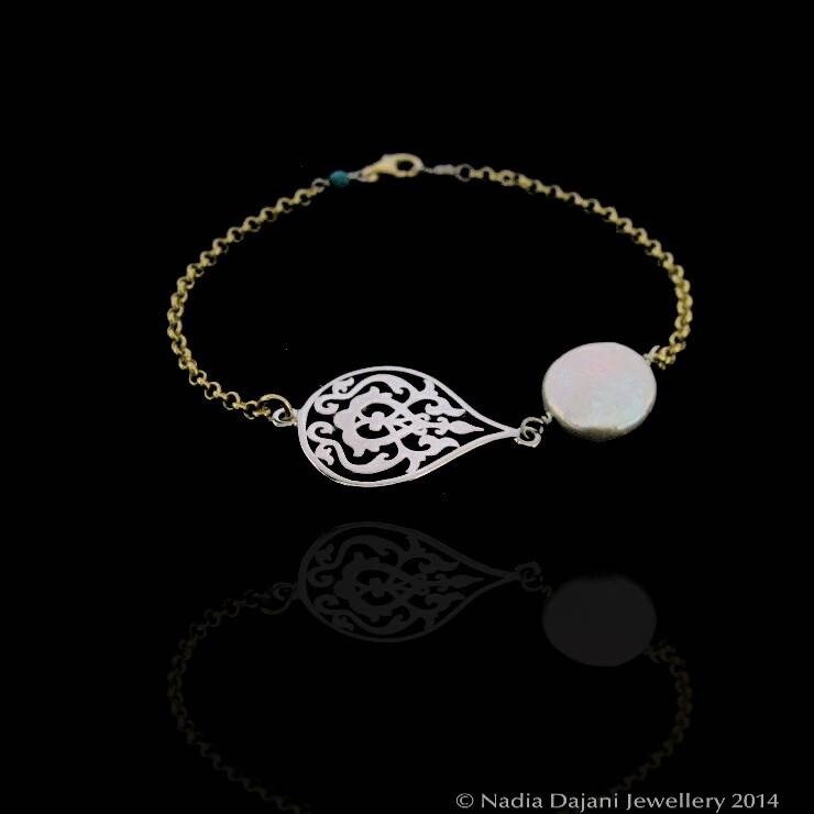 Silver Arabesque Chain Bracelet With Button Pearl