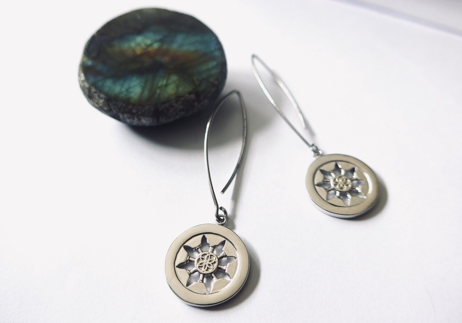 ROZANA EARRINGS WITH OVAL HOOK