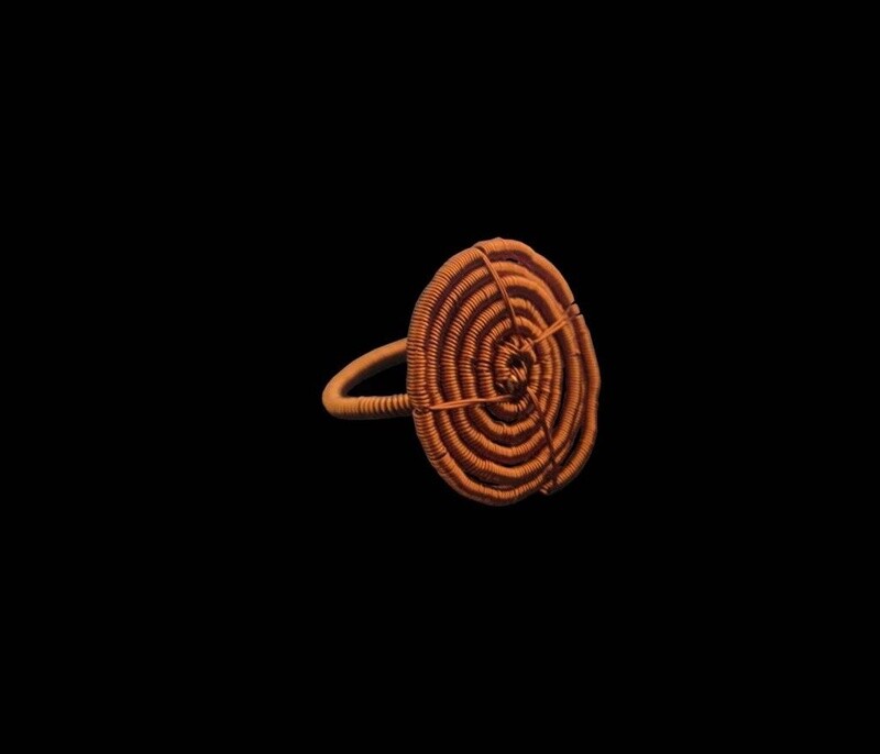 Small swirl ring