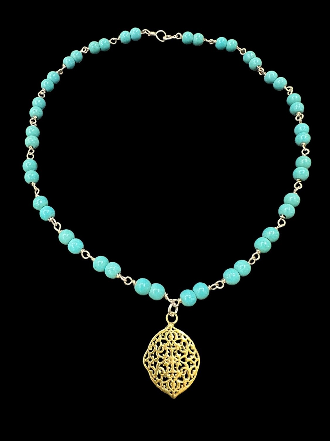 STONE NECKLACE WITH GP OVAL ARABESQUE