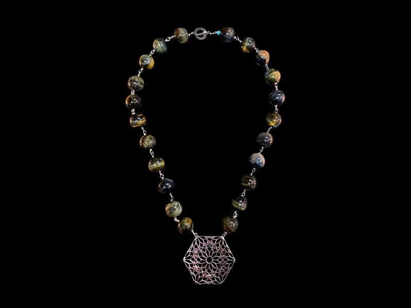 LARGE GEMSTONES ON WIRE NECKLACE WITH LARGE HEXAGON