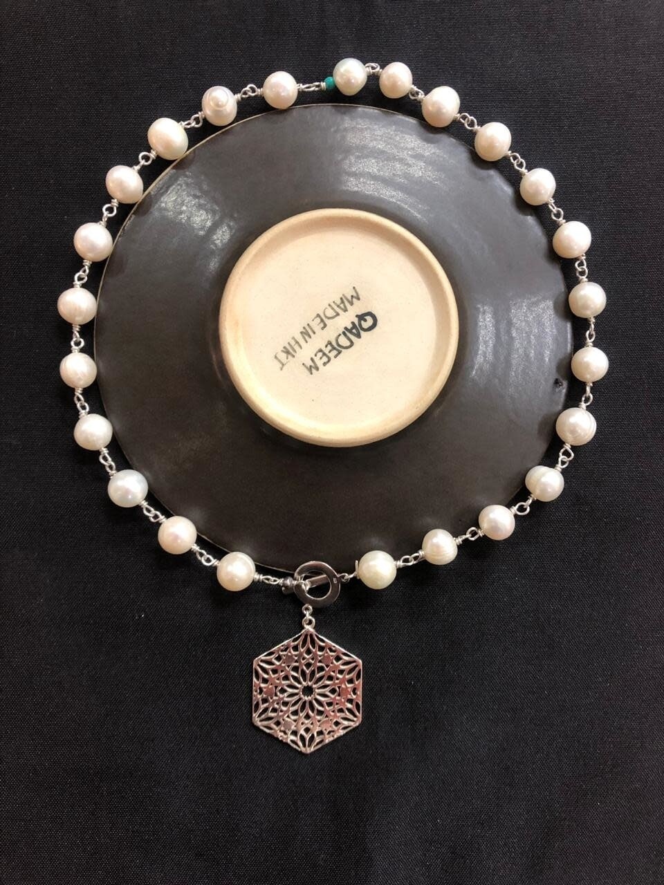PEARL NECKLACE WITH FRONT CLOSURE & HEXAGON DROP