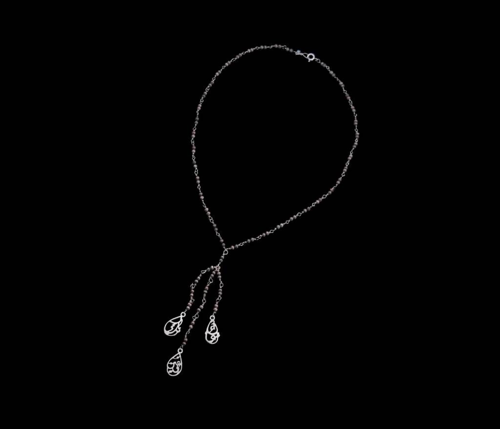 WIRE NECKLACE WITH AIN RABUKA TARAAK