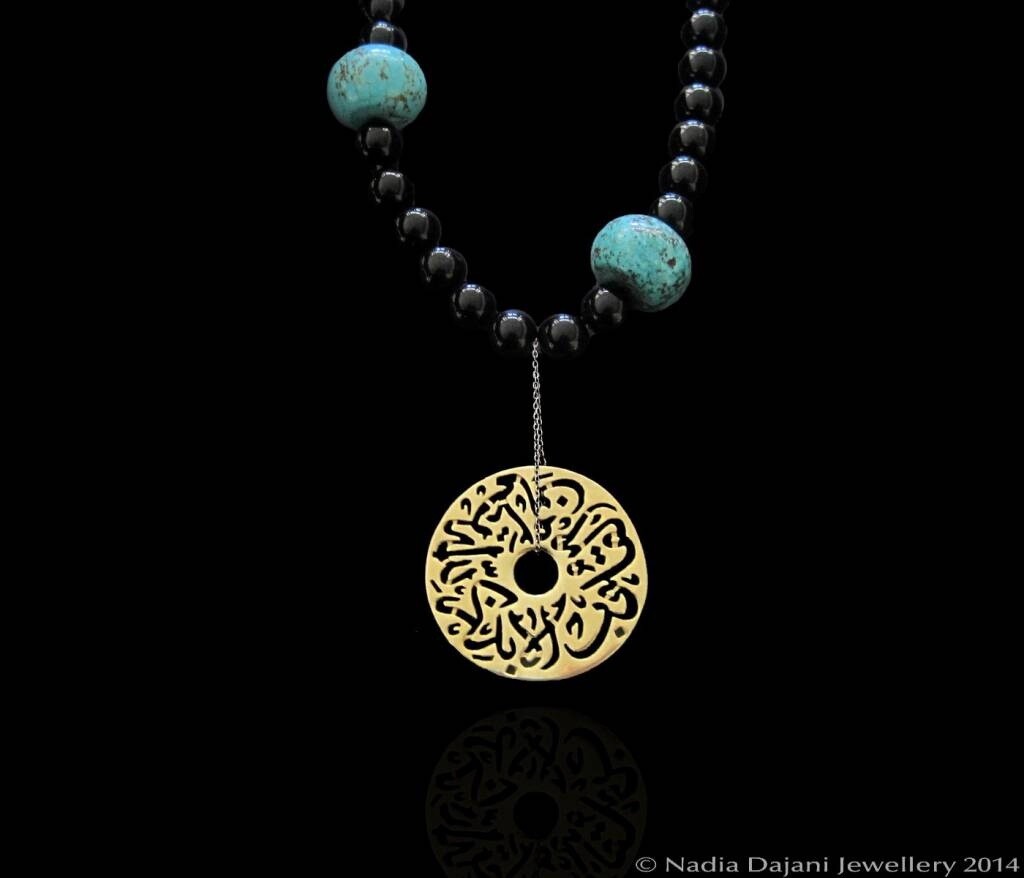LARGE STONES. LONG NECKLACE WITH MEDIUM GP DISC