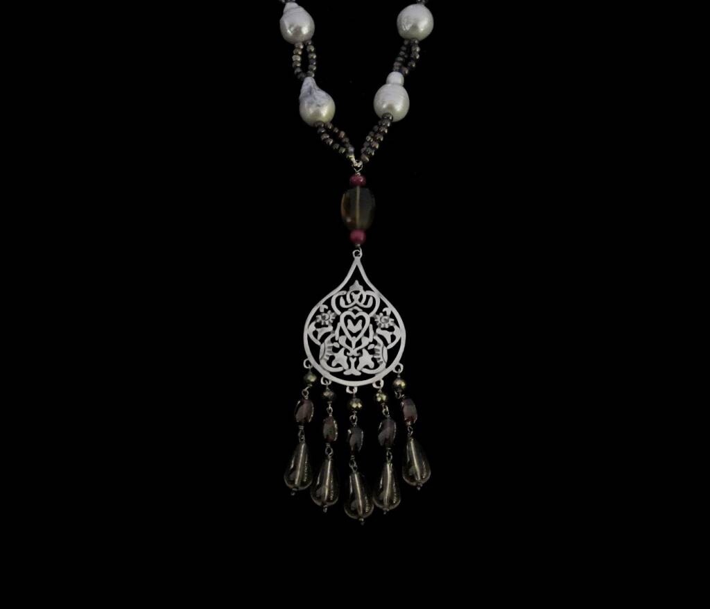 LONG NECKLACE WITH B&amp;W PEARLS. ARABESQUE &amp; GEMSTONES
