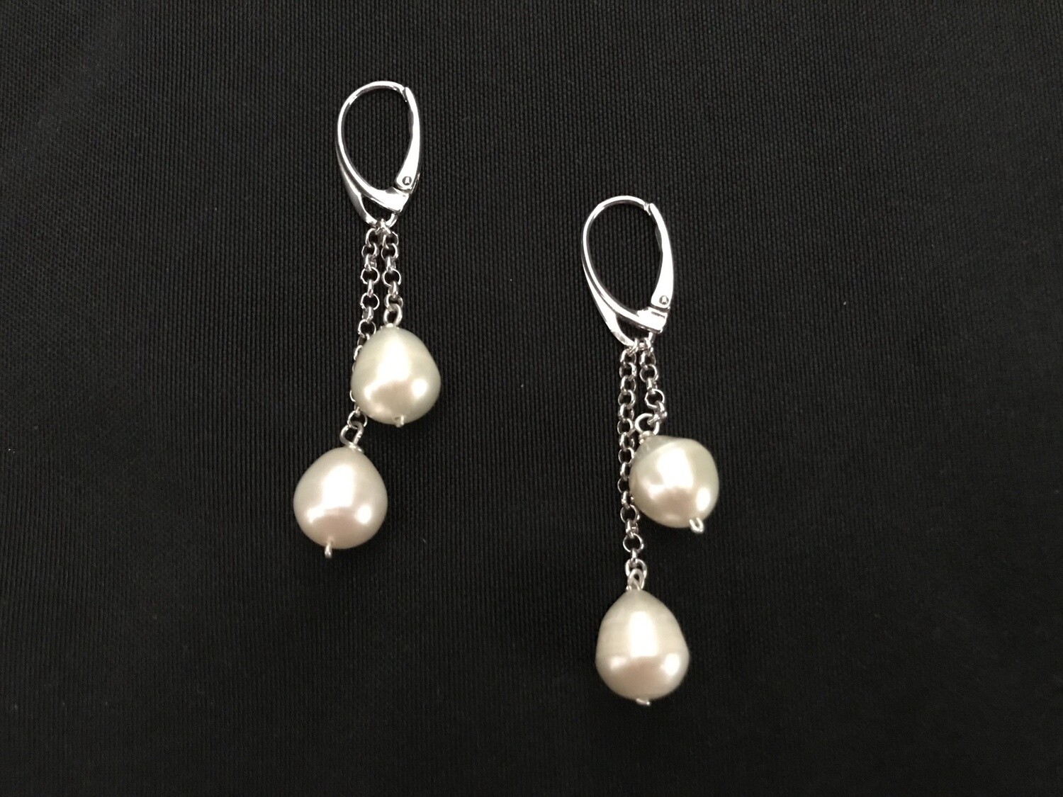 SILVER EARRING FRENCH HOOK. CHAIN. PEARLS