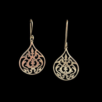 S Curve Earrings with Large Arabesque