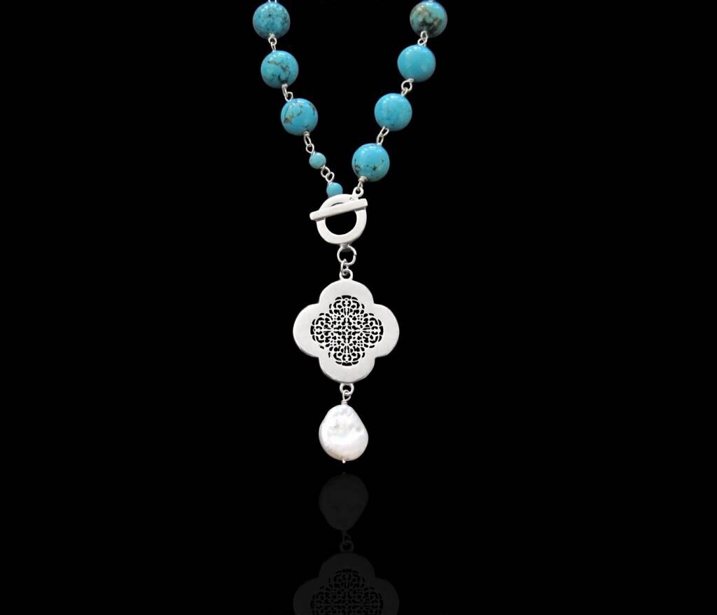PEARL NECKLACE WITH CLOVER AND DROP STONE