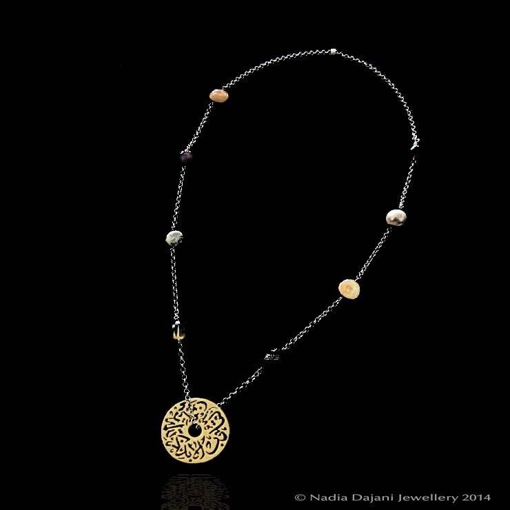 LONG THICK CHAIN. STONES AND GP MEDIUM DISC