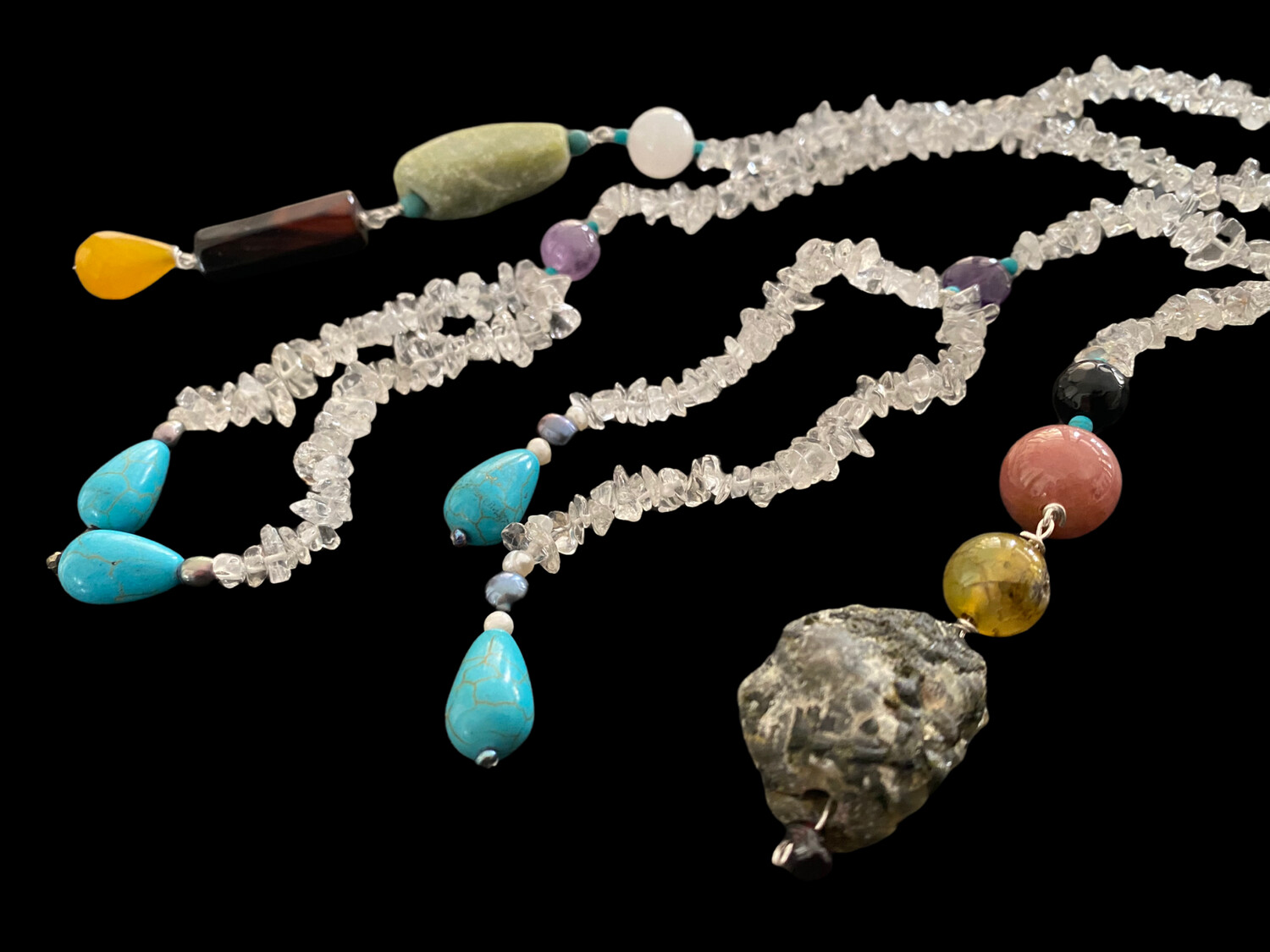 TUMBLED STONE TIE NECKLACE WITH GEMSTONE TASSELS