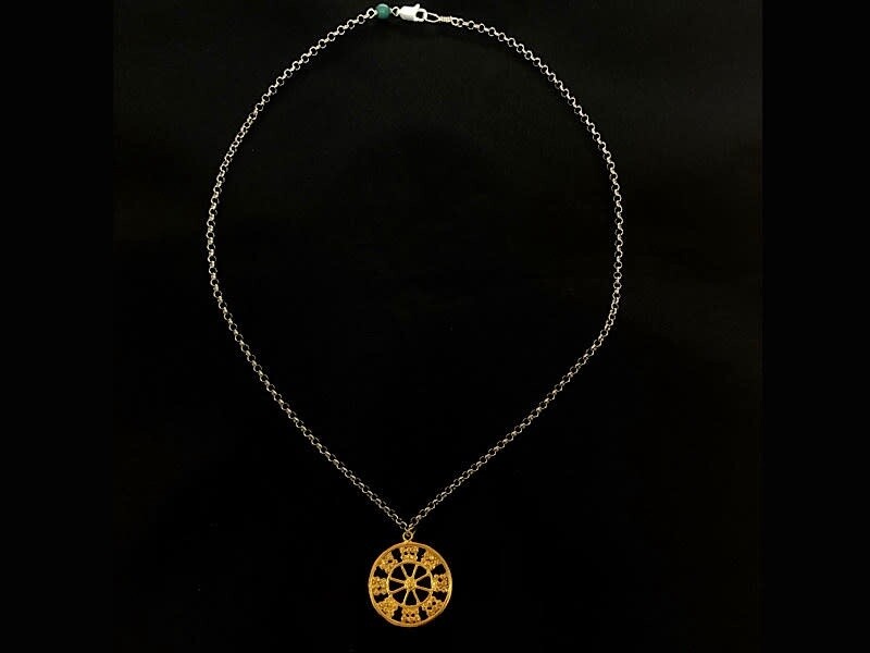CHAIN NECKLACE WITH WHEEL OF FORTUNE