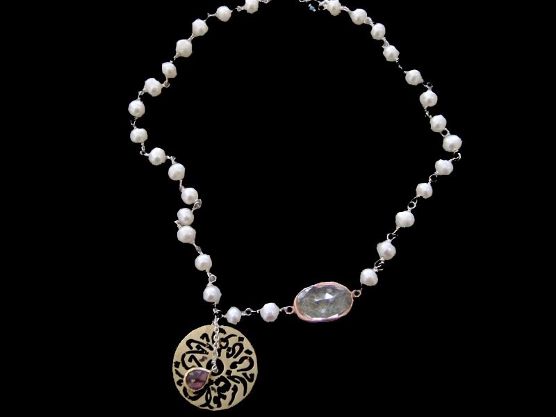 SMALL DISC AND GEMSTONE NECKLACE