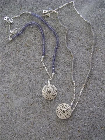 HALF NECKLACE WITH DOUBLE DISC