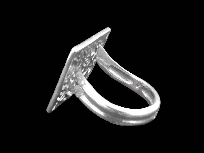 Nima Afia Silver ring with Twist Band