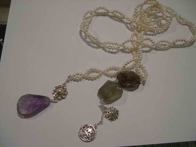 PEARL TIE WITH DESERT FLOWERS