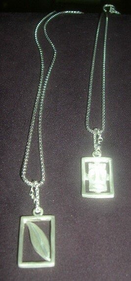 CHAIN NECKLACE WITH PETRA MOTIF
