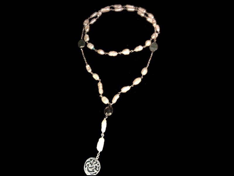LONG PEARL NECKLACE WITH NIMA