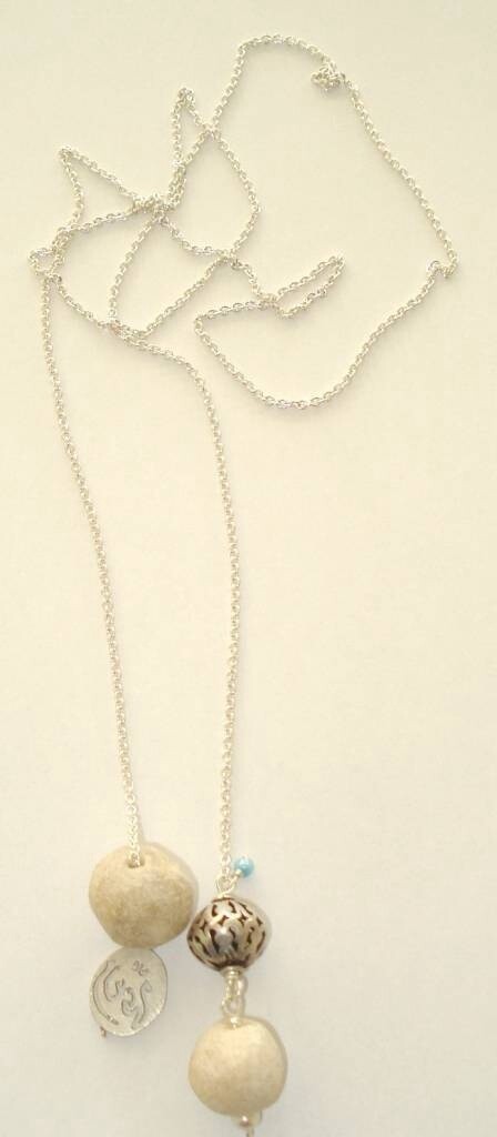 CHAIN TIE NECKLACE WITH KUNOUZ STONE ENDINGS