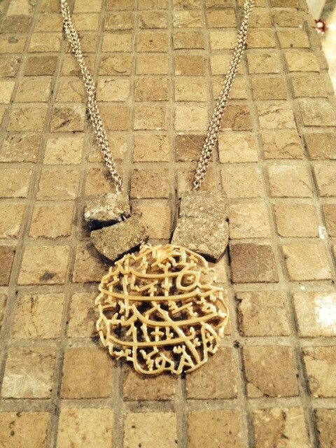 SLV GP MOTHERHOOD. ROUGH LAPIS. SILVER CHAIN