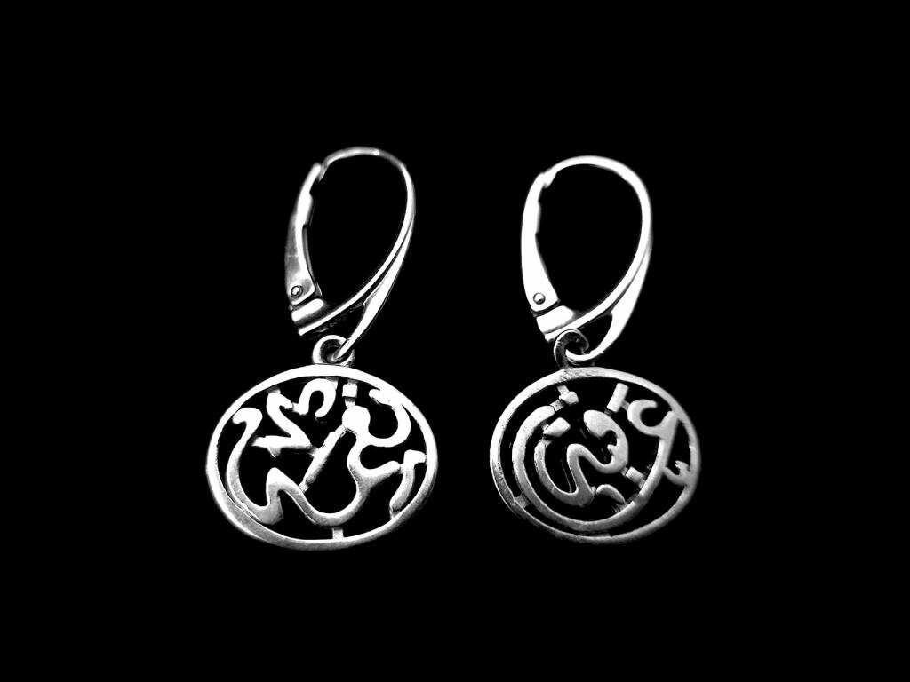 SILVER FRENCH HOOK WITH OVAL SILVER NIMAH