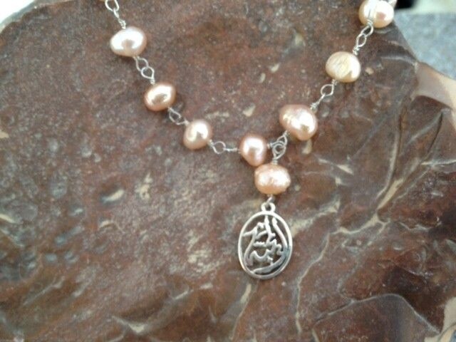 PINK PEARL NECKLACE. LOVE SILVER
