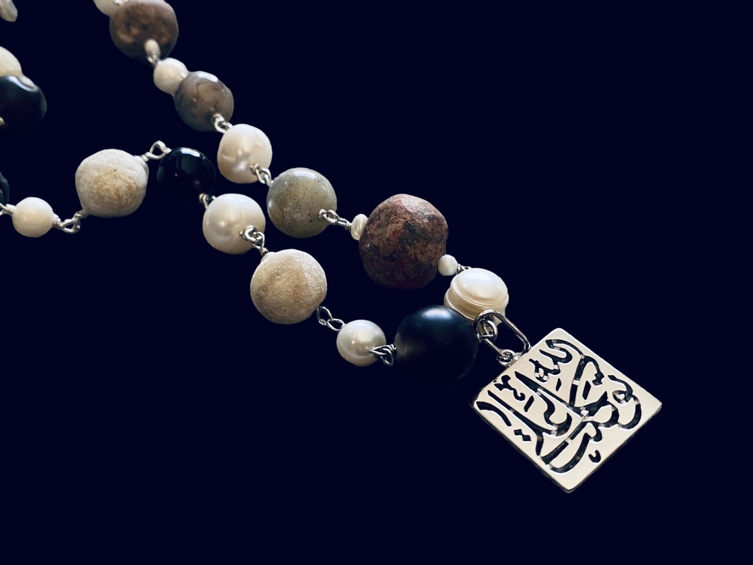 KUNOUZ &amp; PEARL NECKLACE WITH TAWAKALT PENDANT