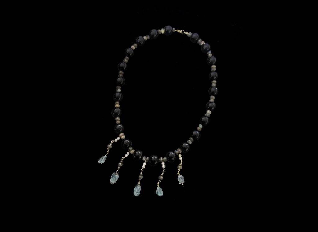 ONYX NECKLACE WITH TASSELS
