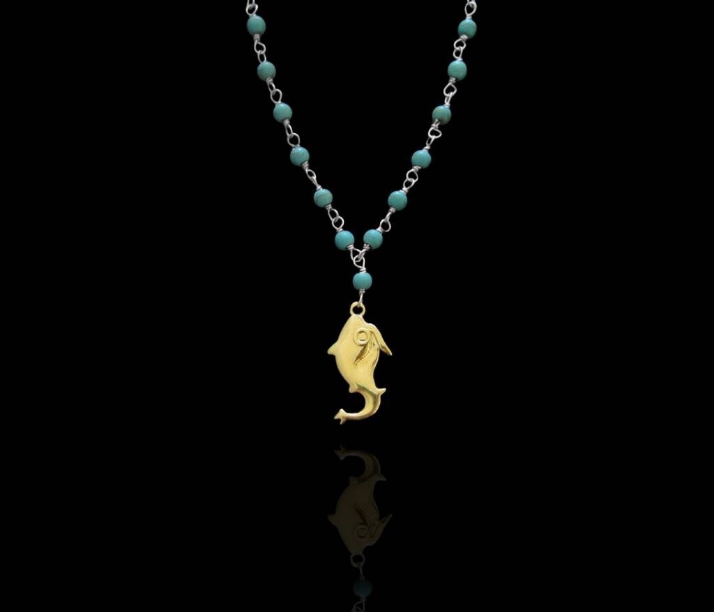 STONE WIRE NECKLACE WITH GOLD PLATED JERASH FISH PENDANT