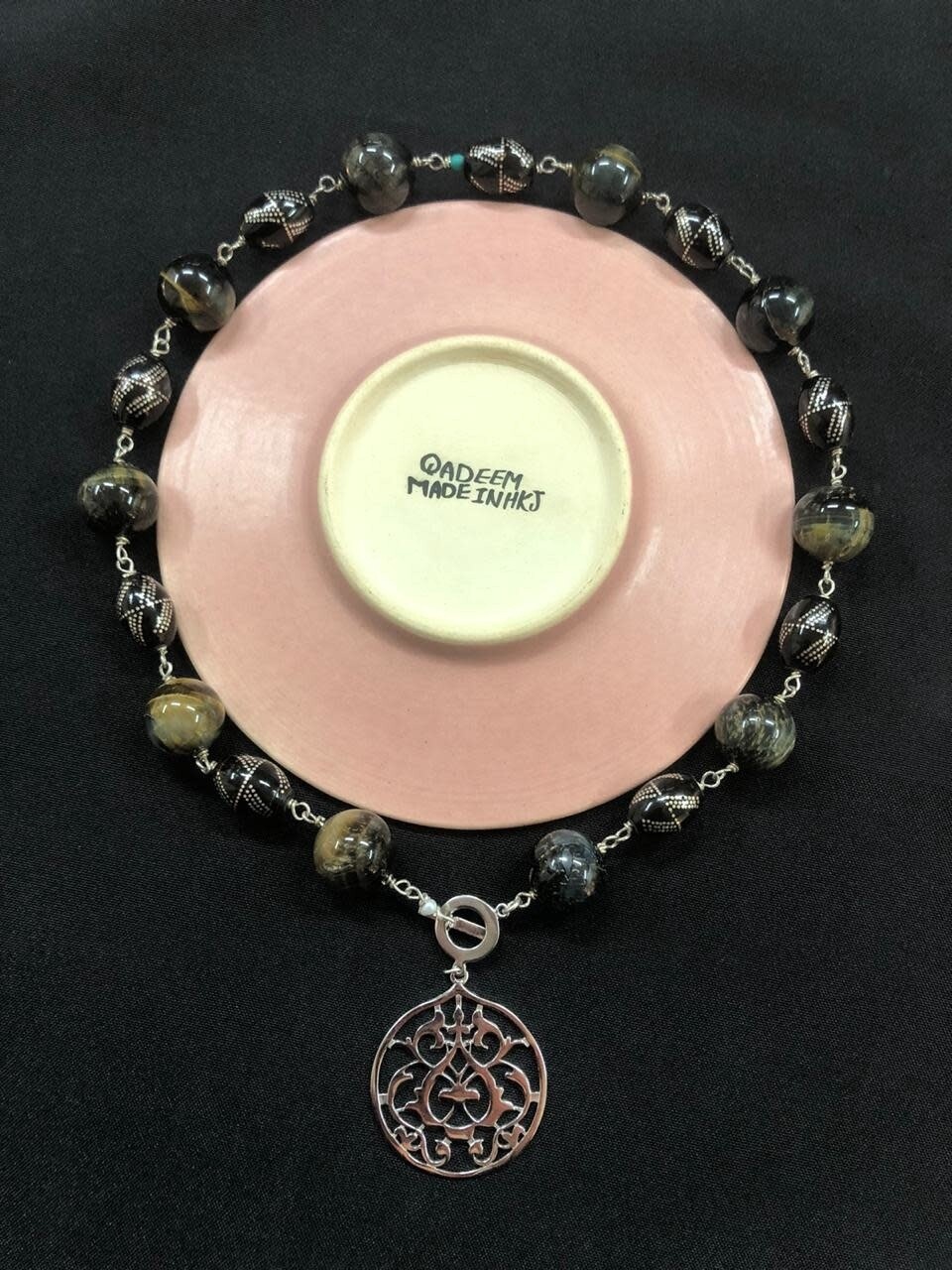 NECKLACE  FRONT CLOSURE FLORAL ARABESQUE