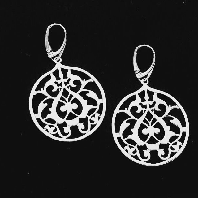 Round floral earrings with French hook