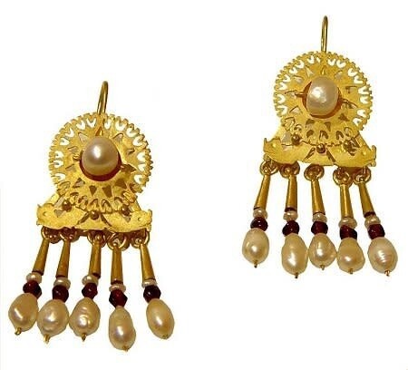 BYZANTINE EARRINGS WITH PEARL CENTRE AND TASSELS