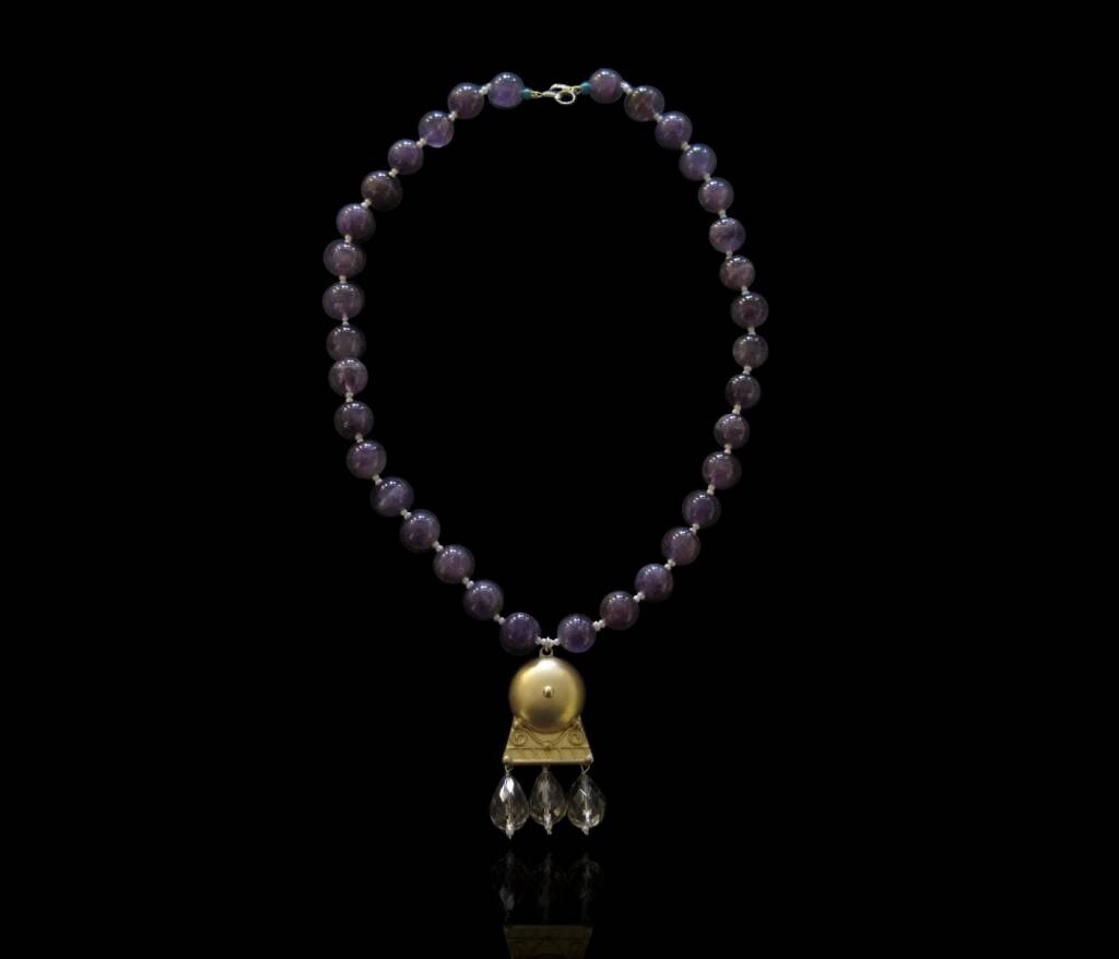 STONE NECKLACE. ROMAN PENDANT 3 DROPS
