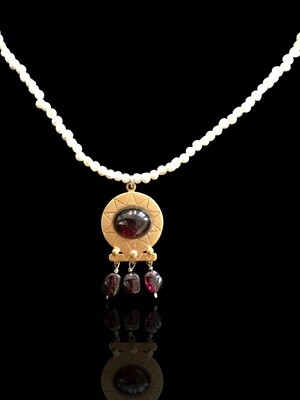 Byzantine Necklace With Pearls and Garnets