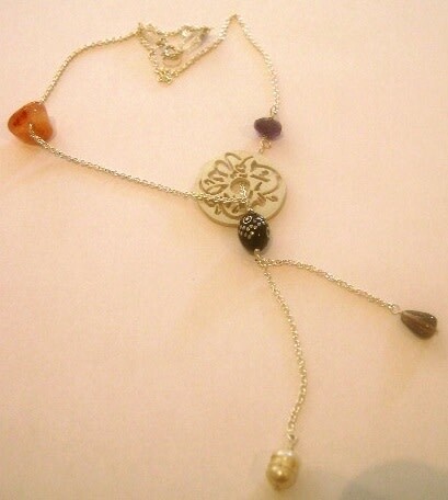 TWO TONE ASYMETRIC NECKLACE WITH 5 STONES