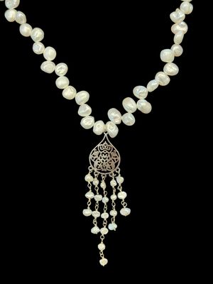 Pearl Necklace With Small Arabesque and Pearl Tassel