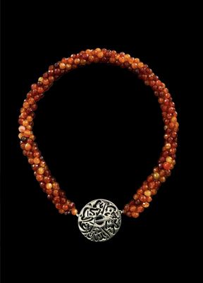 CROCHET STONES WITH MEDIUM DISC CLASP