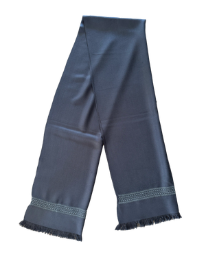 The Men&#39;s Scarf in Steel Grey with Embroidery on Both Sides